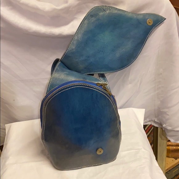 Moroccan Leather Crossbody Backpack - Picture 3 of 11